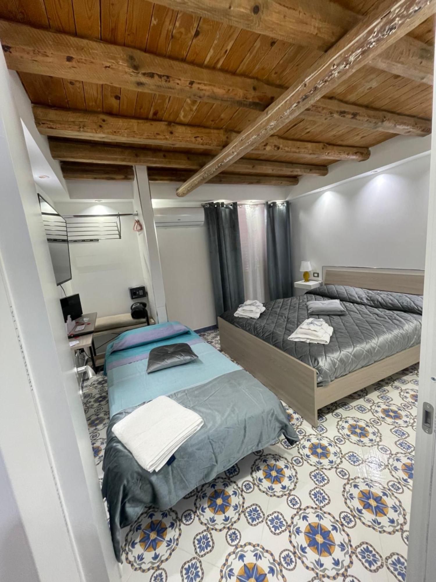 פלרמו Mini Appartamenti Ballaro Rooms מראה חיצוני תמונה